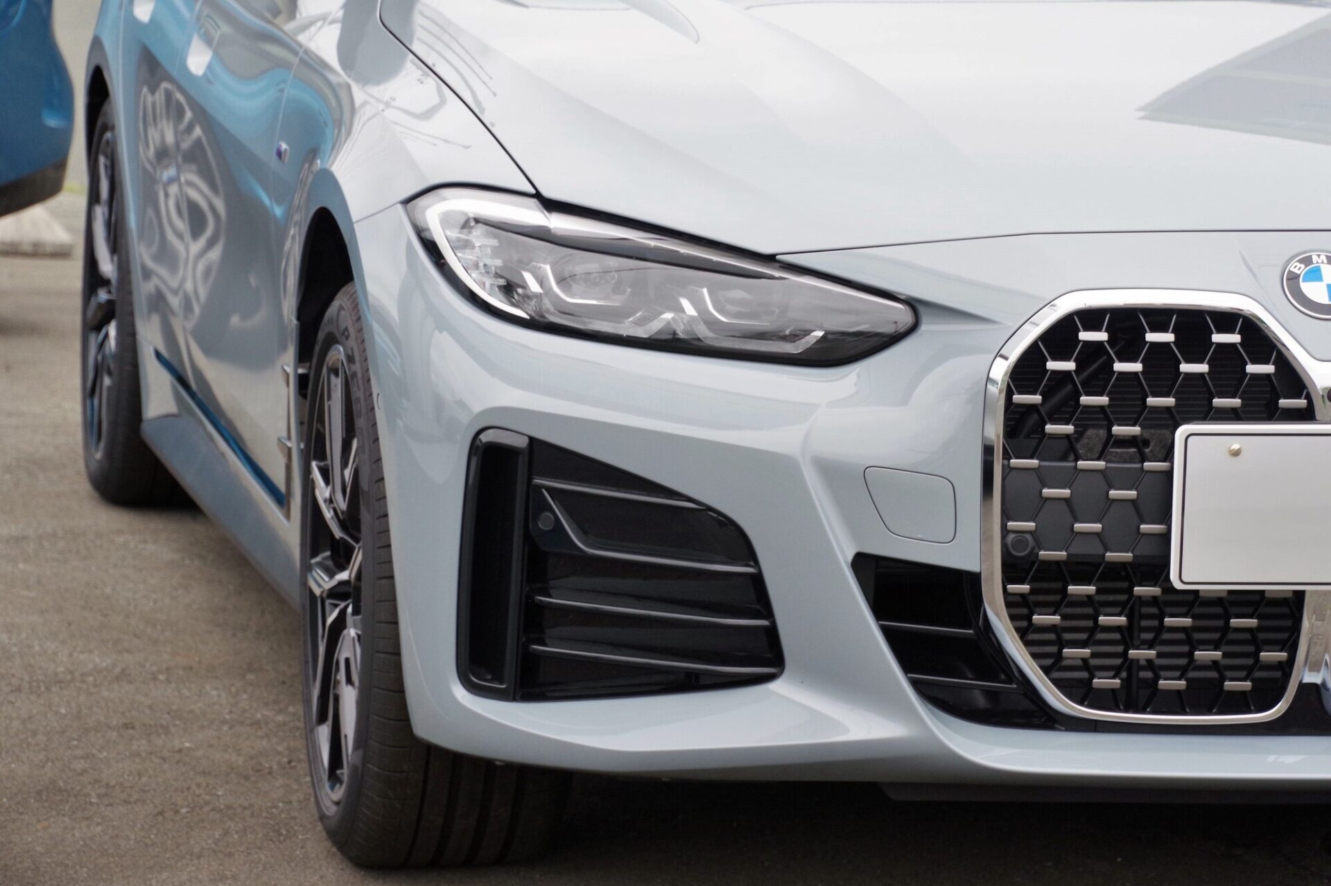 BMWの車検費用の相場はいくら？費用を抑えるコツと実際の見積もり費用も紹介！
